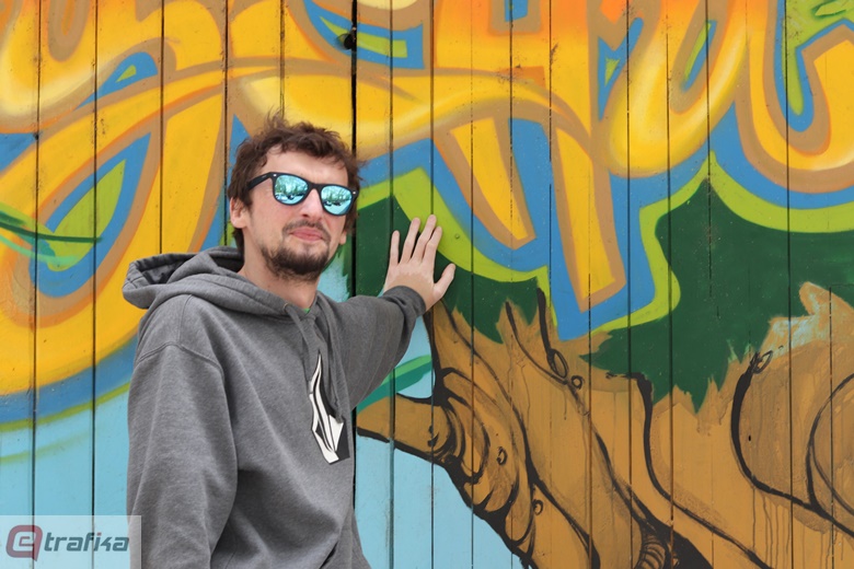 Branislav Ristić: A šta oni rade u toj šarenoj baraci? - eTrafika
